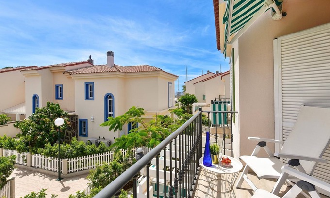 Pasito Blanco House | Marina Port 15 by VillaGranCanaria