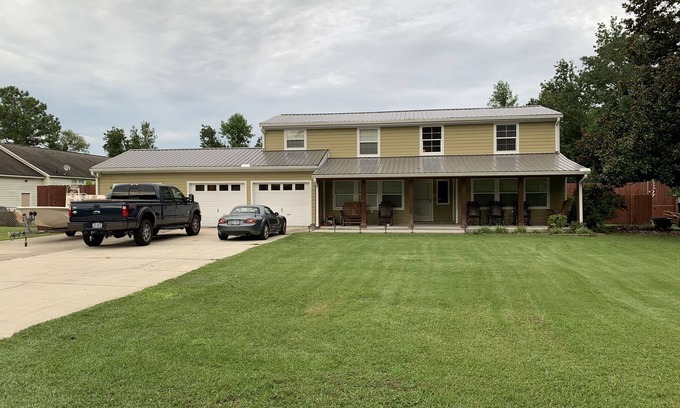 Morehead City House | Marina Resort Retreat