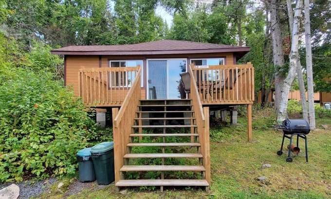 Ray Cabin | Marina View 2 Bedroom Balsam Cabin