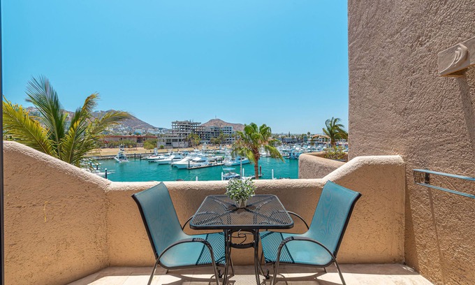 Marina Condo | Marina View Open Studio Ste on Marina 645SF walk everywhre! King Bd Rooftop Pool