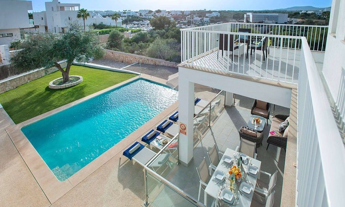 Cala d'Or Villa | Marinella Blanca - Three Bedroom Villa, Sleeps 6