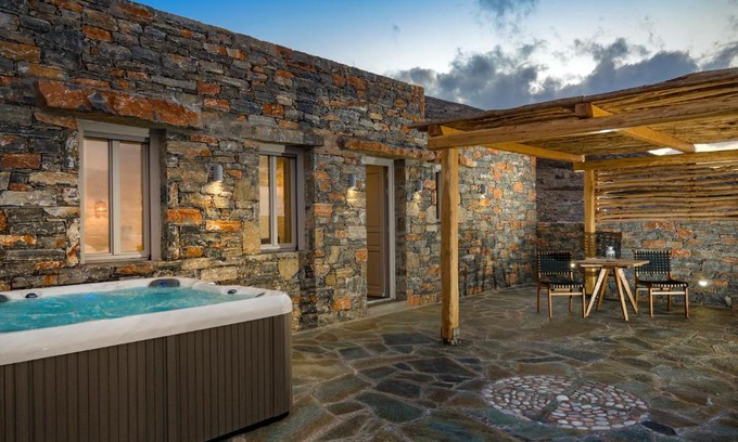 Chora Folegandros House | Maris Private Residence
