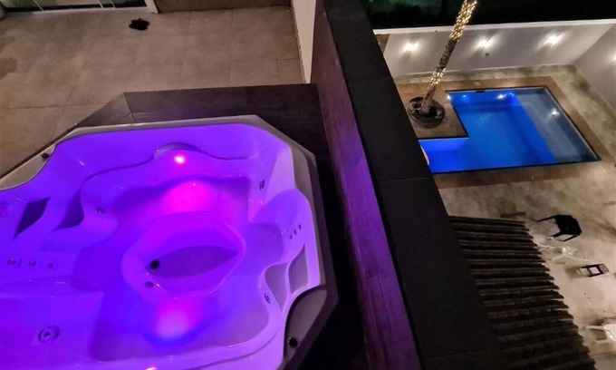 Enseada Apartment | Marmeu Enseada com jacuzzi aquecida