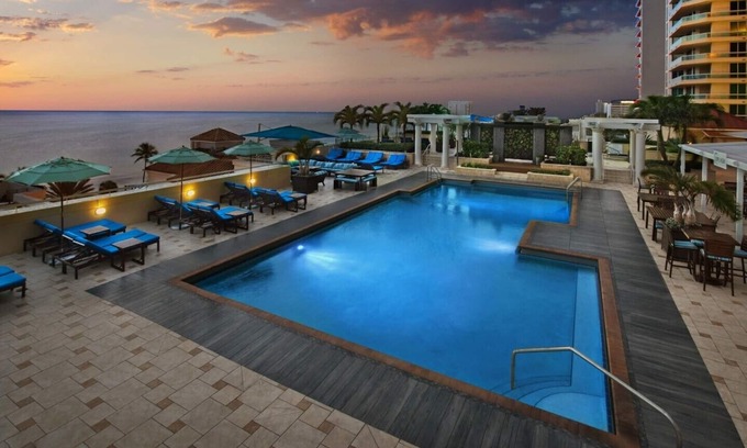 Central Beach Resort | 🌴 Marriott Beachplace Towers✨ Experience Paradise in a 2BR Villa - Sleeps 8!