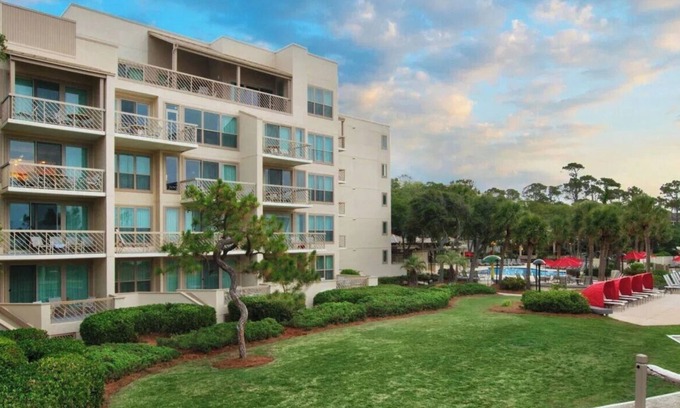 Oceanside Resort | Marriott Monarch at Sea Pines- 2 Bedroom Unit Sleeps 6!