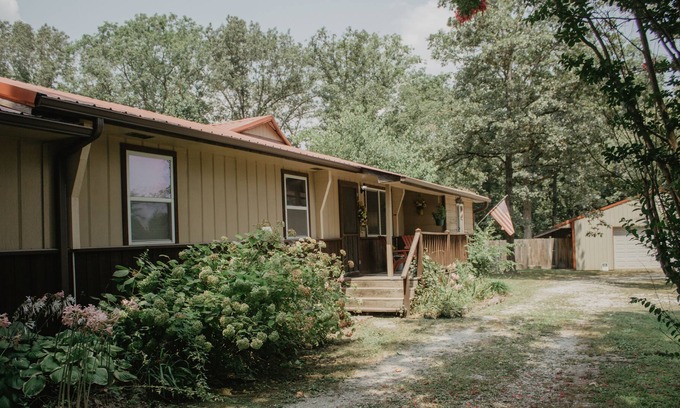 Saint Joe House | Martine House - Large farmhouse near the Buffalo National River