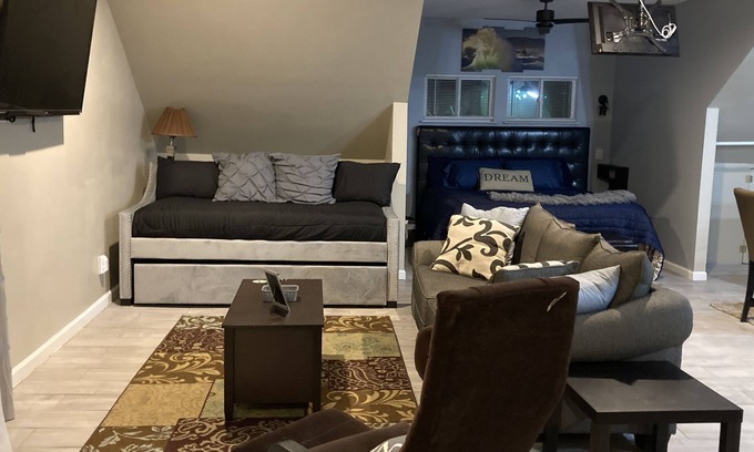 McCormick Apartment | Master's Studio Getaway