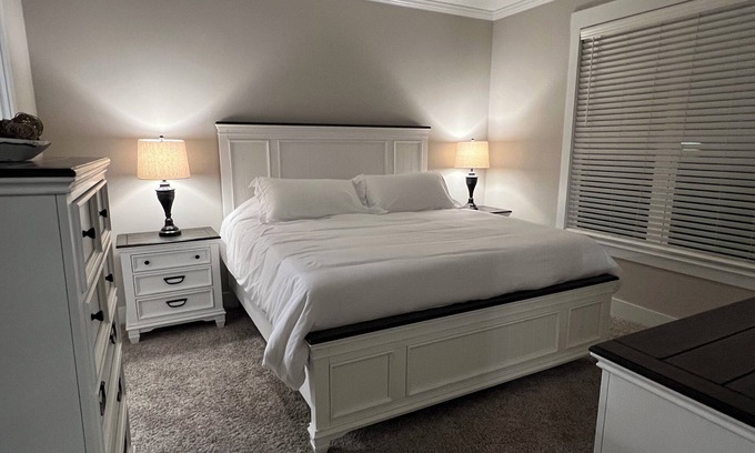 North Augusta Condo | Masters Luxury Housing! Beautiful condo in North Augusta. 8 miles to tournament