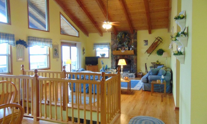 Maggie Valley House | MASTERS VIEW- 3BR,2 BA PICTURESQUE VIEW OF THE SMOKEY MOUNTAINS FROM THE HOT TUB
