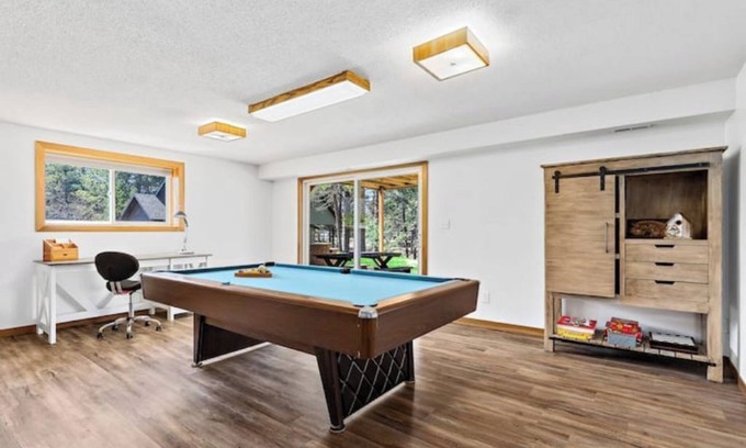 Colonial Pine Hills House | Max's Place