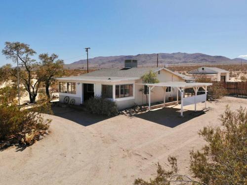 Twentynine Palms House | Mayfair House - 4 Minutes to National Park!
