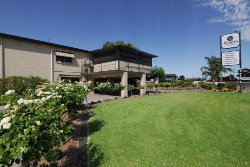 West Wyalong Hotel | Mayfair Motel