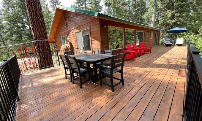 McCall Cabin | McCall ski cabin with vintage vibes and modern amenities, pet friendly 🌲