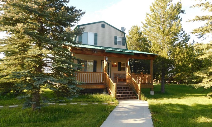 Island Park House | Meadow and Mountain Views just 23 miles to Yellowstone