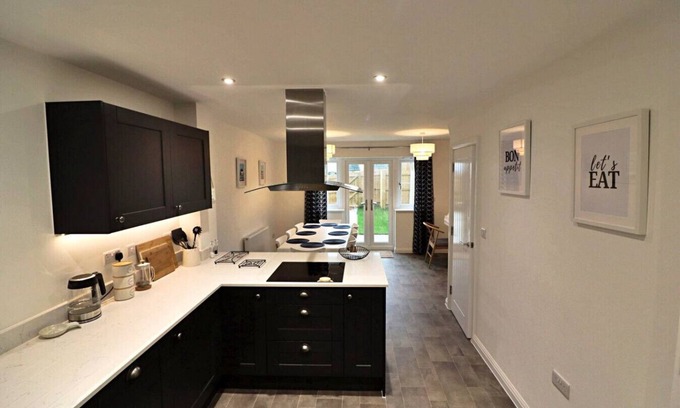 Exeter House | Meadow View, Elm Park