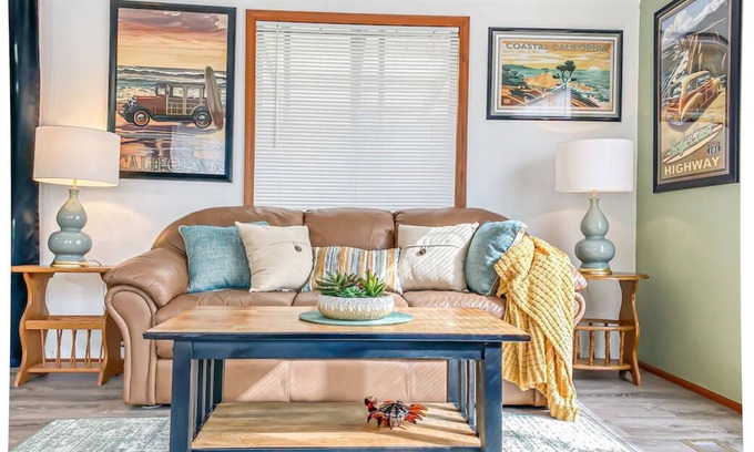 Klamath Apartment | Meadowview Clean & Comfortable Home by River Side