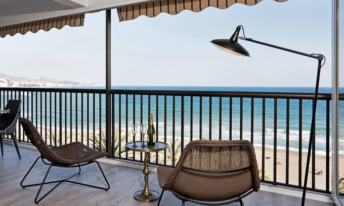 La Malagueta Condo | MEDITERRANEAN BLUE. Facing the sea, with panoramic views of the Bay of Malaga