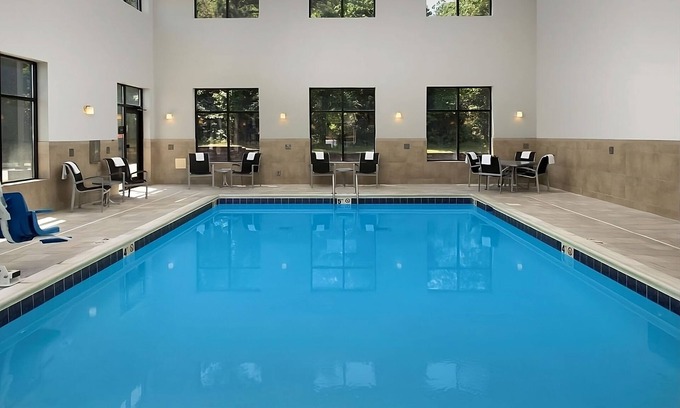 Athens Hotel | Meet Modern Comfort in Athens! Indoor Pool, Free Breakfast, Pets Allowed!