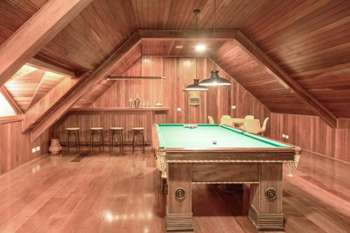 Nova Nazare Apartment | Mega cobertura - Capivari - 8 Quartos - Salão de Jogos