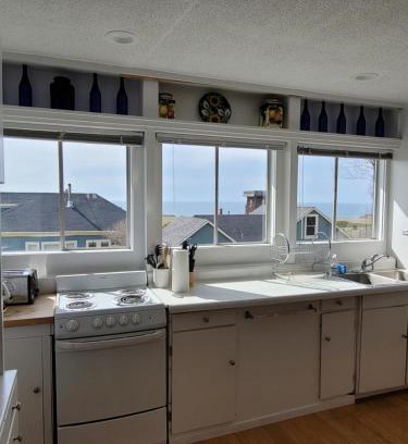 Mendocino Apartment | Mendocino Art Center