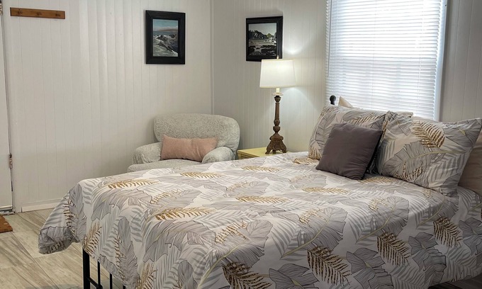 Mendocino Apartment | Mendocino Studio #3 in the Village, Full kitchen