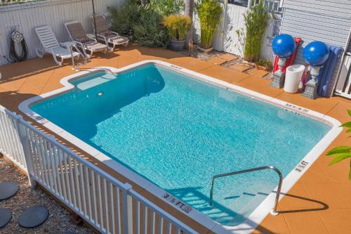 Downtown Dunedin Bed & Breakfast | Meranova Guest Inn