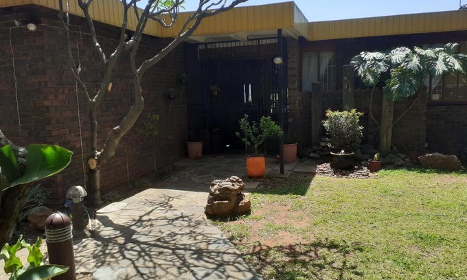 Pretoria House | Mercia Guest House