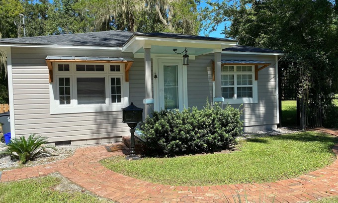 St. Marys House | Mermaid Cottage in Beautiful Downtown St Marys GA- Gateway to Cumberland Island