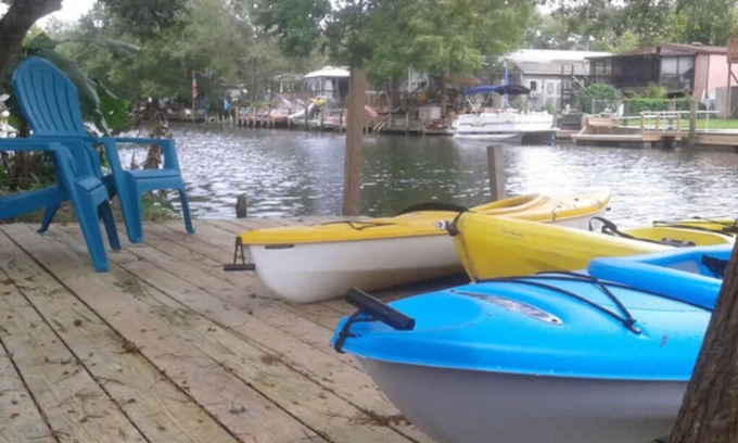 Weeki Wachee Gardens Apartment | Mermaid Cove River Retreat