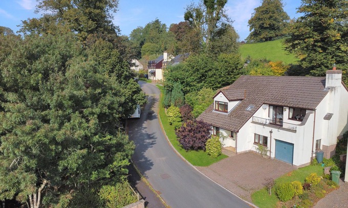 Dulverton House | Merrijig in Dulverton