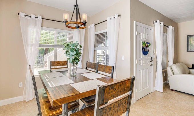 Mesquite Apartment | Mesquite Apartment: Walk to Wolf Creek Golf Club!