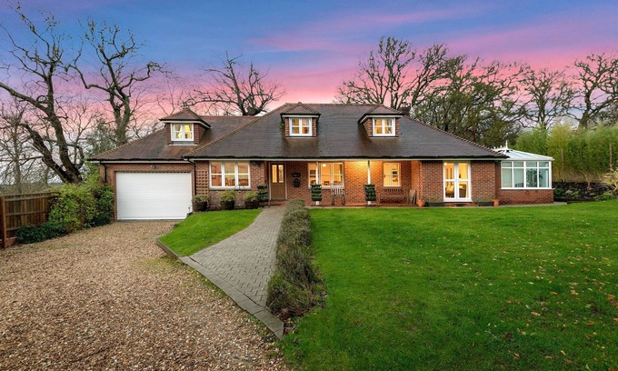 New Forest District Cottage | Mews Hill, 5 bedroom New Forest Holiday Cottage