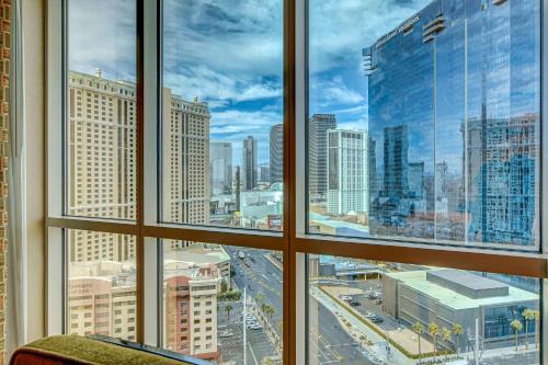 Las Vegas Apartment | MGM Studio Sphere View