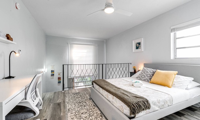 Virginia Gardens Apartment | Mia Airport | 1b Apt with desk