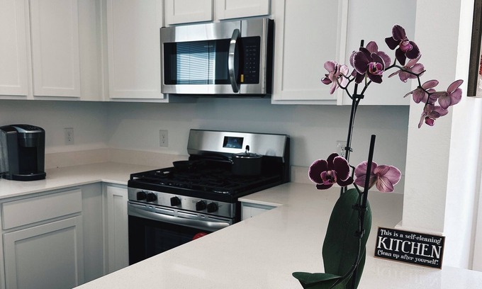 New Caney House | Miblala’s Sweet Home near Bush airport, Big River Water Park