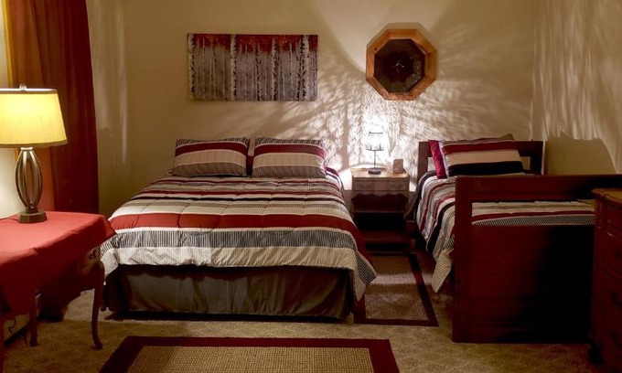 Hill City House | Mickelson Trail Treehouse Suite in the heart of the beautiful Black Hills