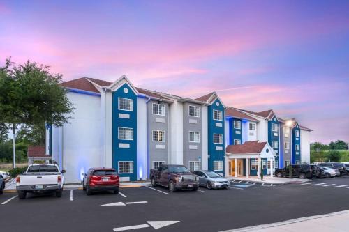 Brooksville Hotel | Microtel Inn & Suites by Wyndham Brooksville