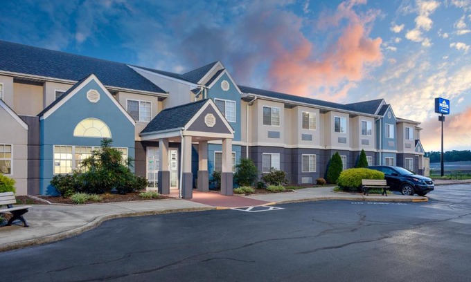 Burlington Hotel | Microtel Inn & Suites by Wyndham Burlington