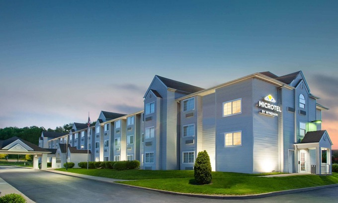 South Hills Hotel | Microtel Inn & Suites by Wyndham Pittsburgh Airport