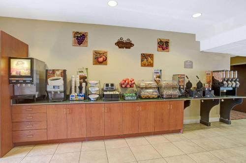 Bushnell Hotel | Microtel Inn & Suites by Wyndham Bushnell