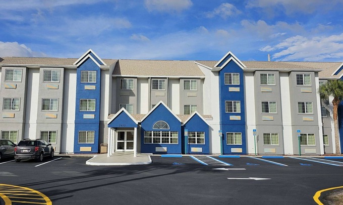 Bushnell Hotel | Microtel Inn & Suites by Wyndham Bushnell