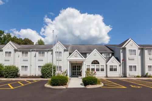 Sunbury Hotel | Microtel Inn & Suites by Wyndham Sunbury - Columbus North