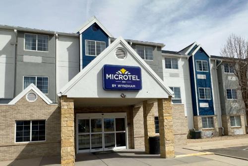 Dupont Hotel | Microtel Inn & Suites by Wyndham Denver Airport