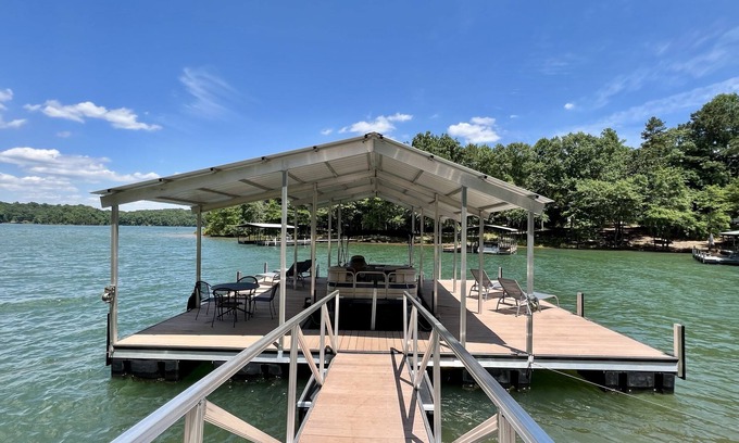 Reed Creek House | Mid Century 4 BR Lake Hartwell Home with Great views, good vibes, + large dock