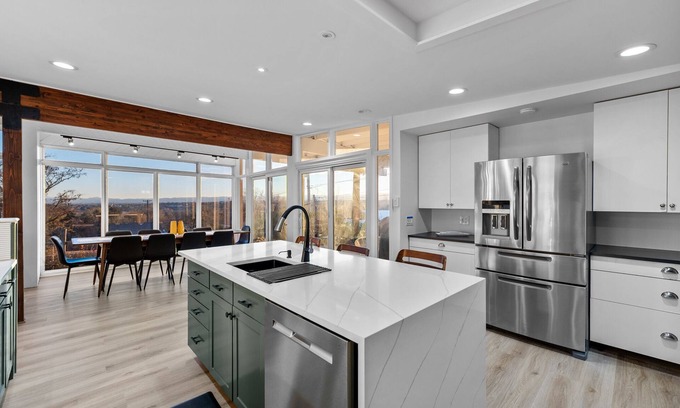 Northglenn House | Mid-Century Modern - Views/Pool Table/Ping Pong/Firepit