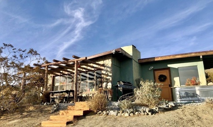 Desert Hot Springs Cottage | Midcentury homestead with stunning views between Palms Springs and Joshua Tree