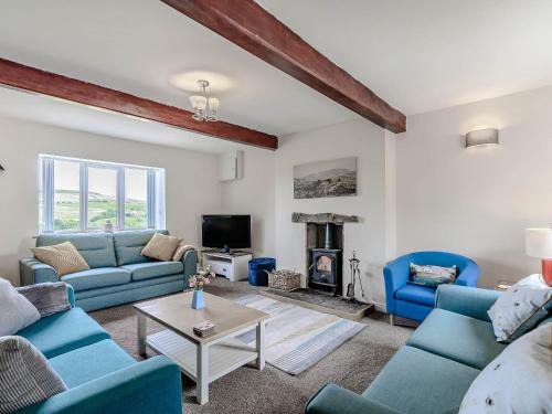 Crawshaw Booth House | Middle Bank Top Farm - Uk39183