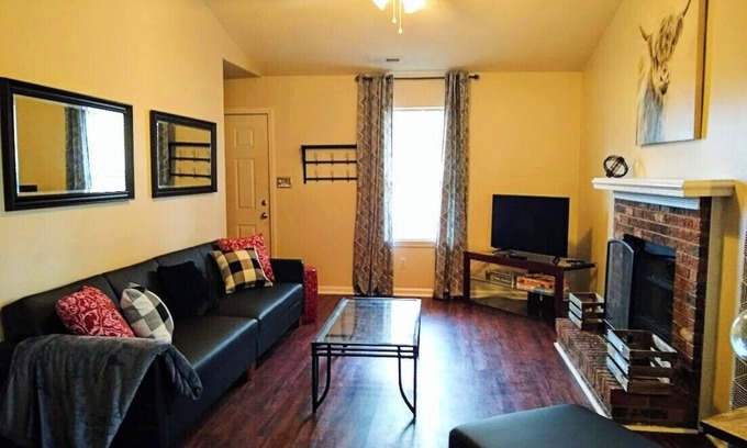 Piney Green House | Midway Park Hideaway @ TopShelfStays