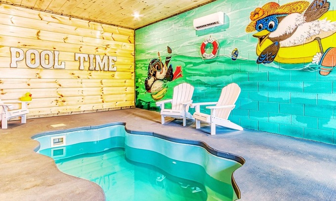 Sevierville Cabin | ✨Mighty Chickadee✨ Indoor Pool, Hot Tub, Pool Table, Firepit, A+ Views, Dogs OK