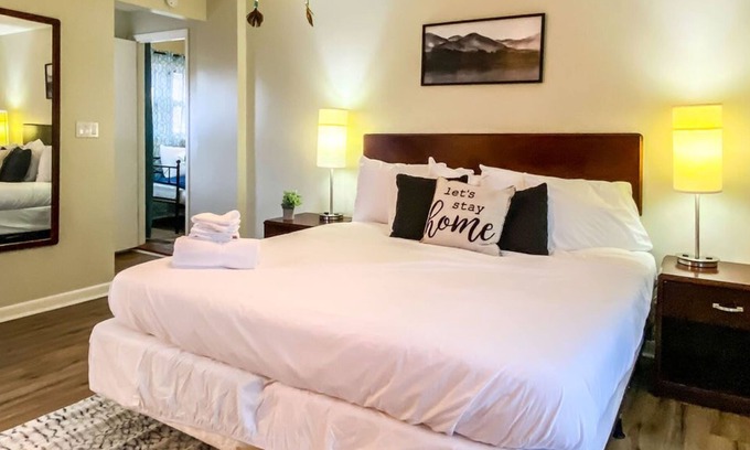 Five Points House | Mighty on McCullough- Mins from Downtown!